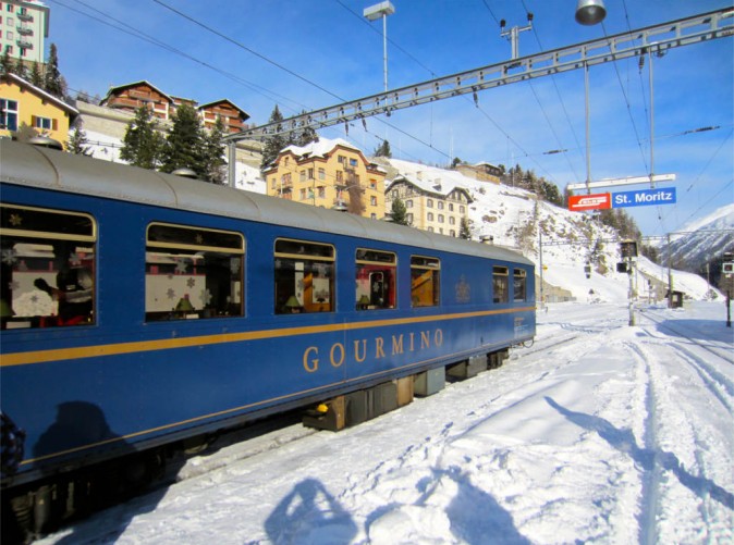 1_Gourmino_Zug_RHB_StMoritz_Winter_Schoene Aussichten Touristik